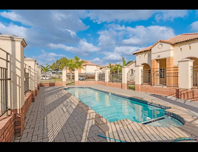 3 BEDROOM APARTMENT FOR SALE IN HALFWAY GARDENS